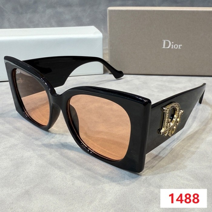 Blue light blocking sunglasses with the box and case ,G25-1483-1489