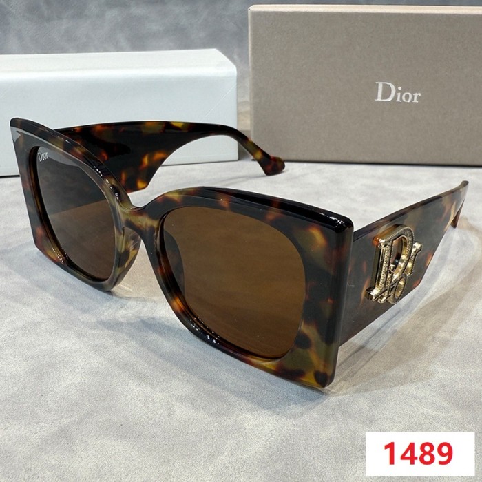 Blue light blocking sunglasses with the box and case ,G25-1483-1489
