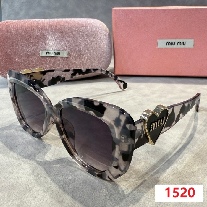 Blue light blocking sunglasses with the box and case ,G25-1519-1524