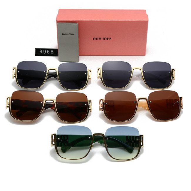 Blue light blocking sunglasses with the box and case ,G25-1643-1647