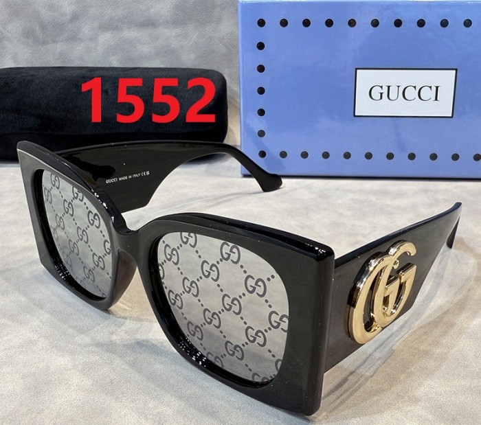Blue light blocking sunglasses with the box and case ,G25-1547-1553