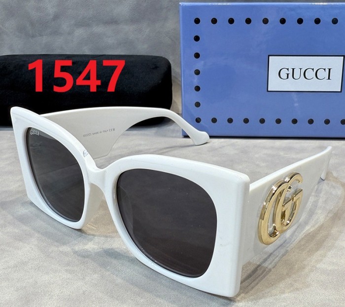 Blue light blocking sunglasses with the box and case ,G25-1547-1553