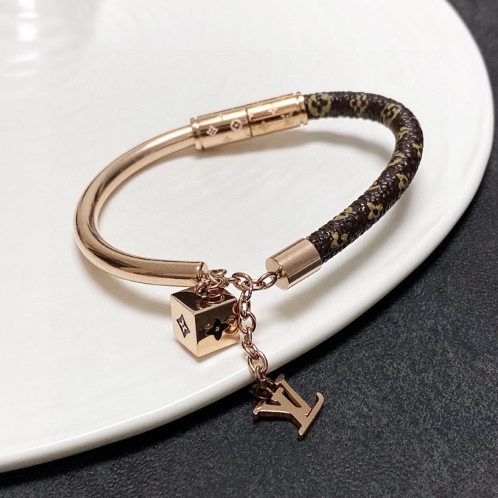 Bracelet bangle jewelry ,with box,  J25-80