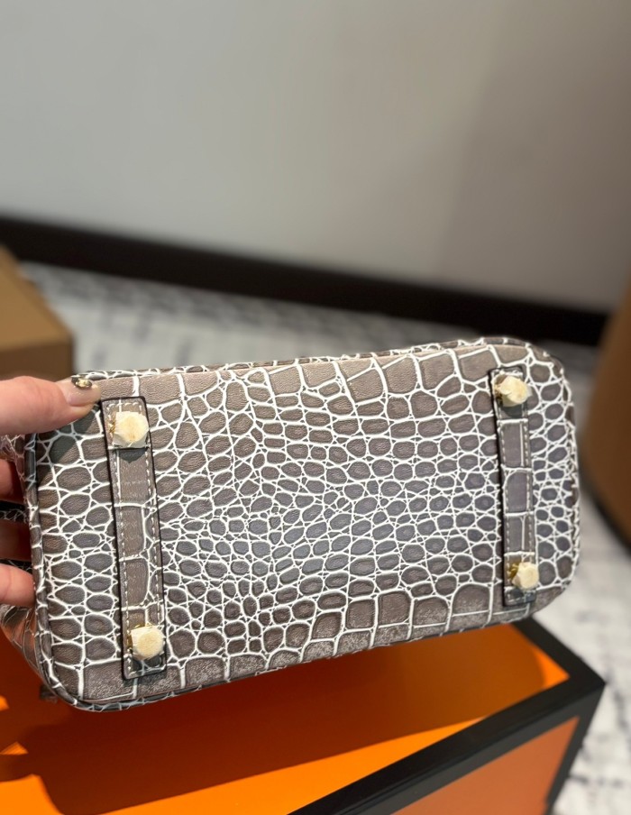 Split leather bag ,4A , size 26*24cm,no box,  B88-184