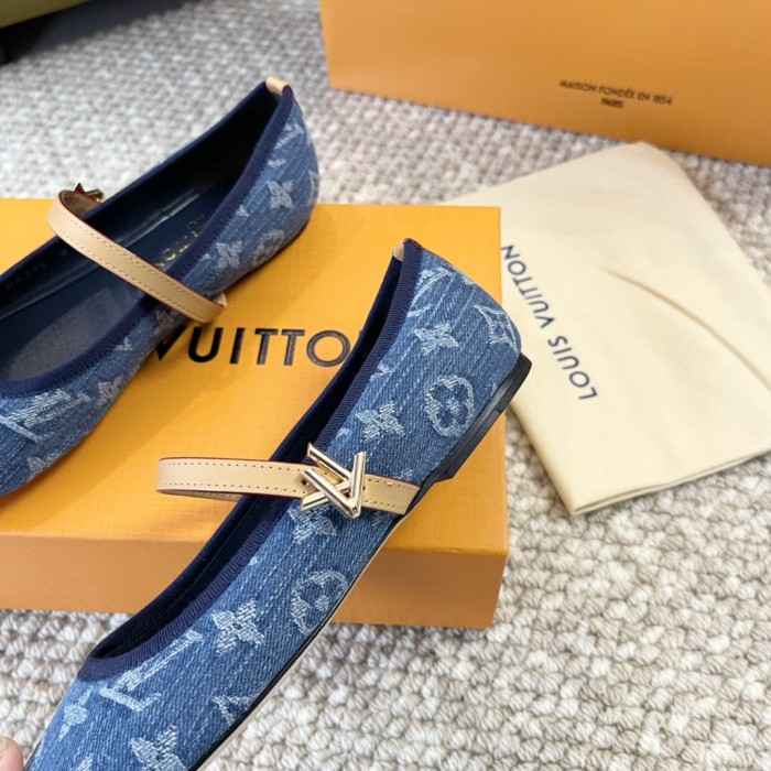 Women flat shoes,  size 34-42, SS50-222