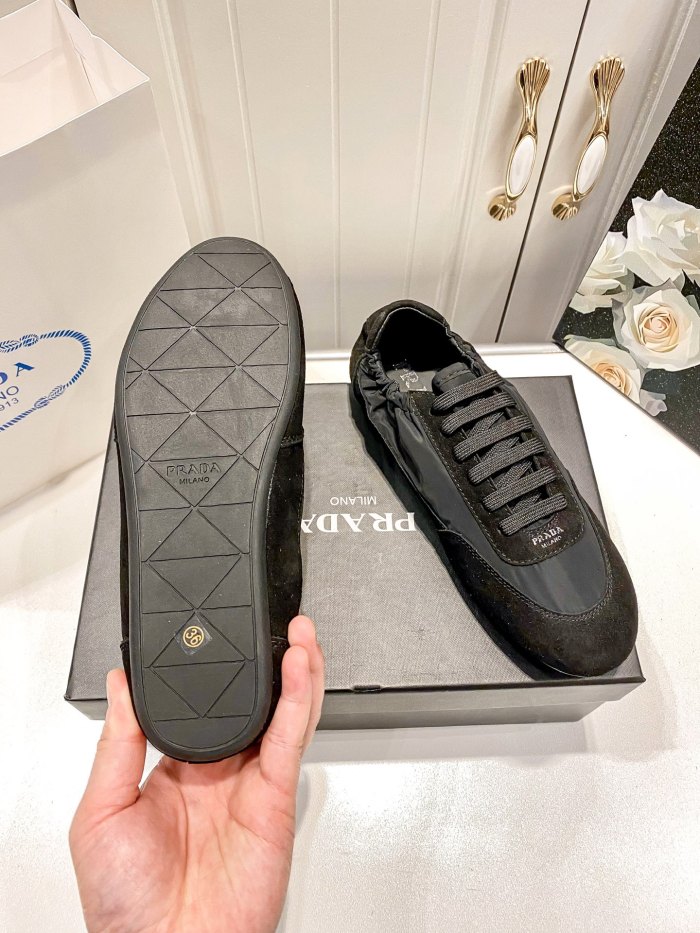 Women runner flat shoes,  size 35-40, SS70-230