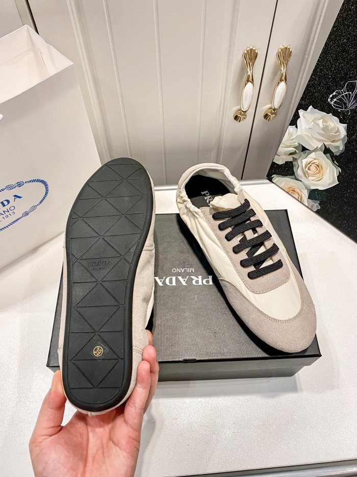 Women runner flat shoes,  size 35-40, SS70-232