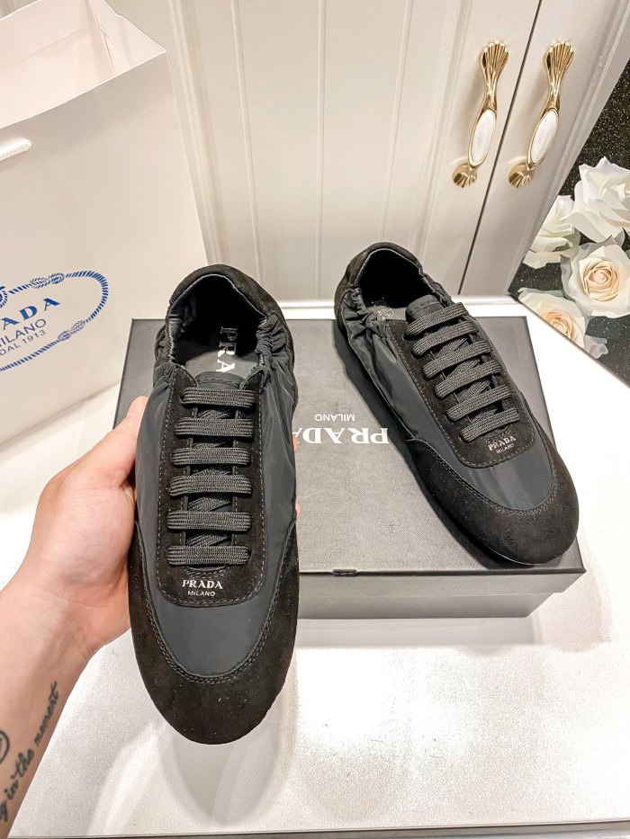 Women runner flat shoes,  size 35-40, SS70-230