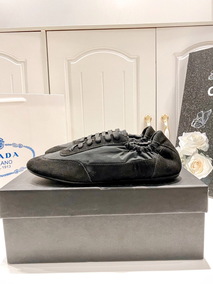 Women runner flat shoes,  size 35-40, SS70-230