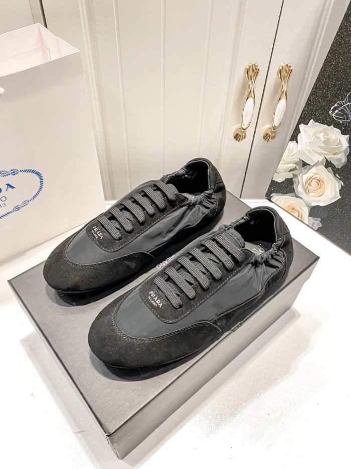 Women runner flat shoes,  size 35-40, SS70-230