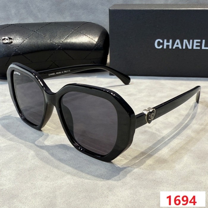 Blue light blocking sunglasses with the box and case ,G25-1693-1701