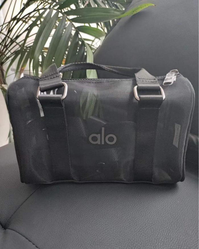 Hollowed-out Mesh Handbag Single-shoulder bag，size 23*14*7.5cm,B30-78-80