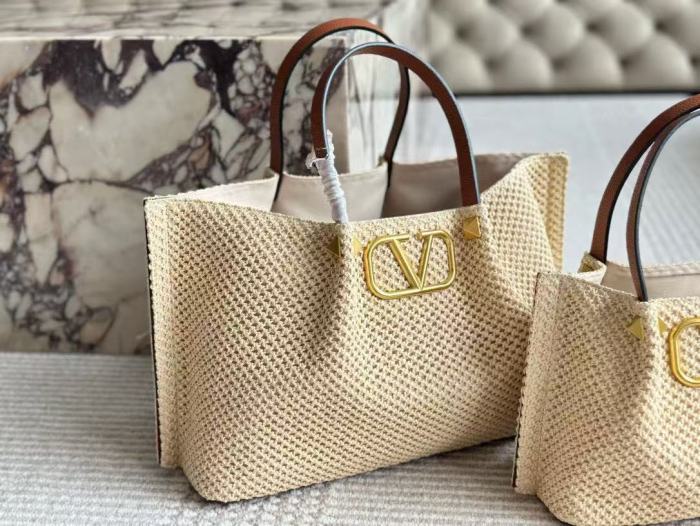 Split leather straw woven bag ,4A ,no box,  B80-69