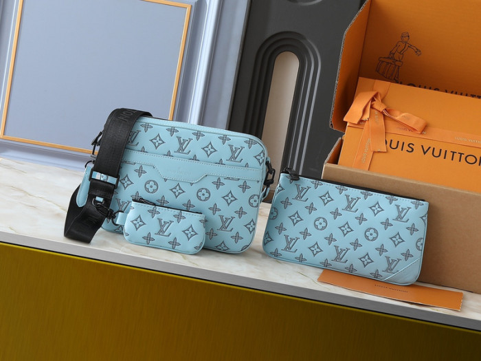 Split leather bag ,4A ,size 25x18.5x7cm,no box,  B80-87