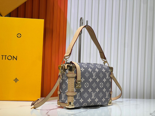 Split leather bag ,4A ,size 21x14x6cm,no box, B80-107