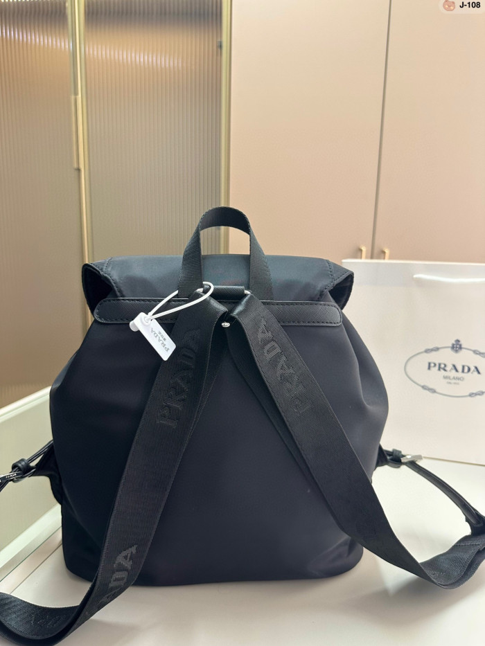 Nylon bag ,4A ,size 29x15x26 cm,no box,  B75-271-272