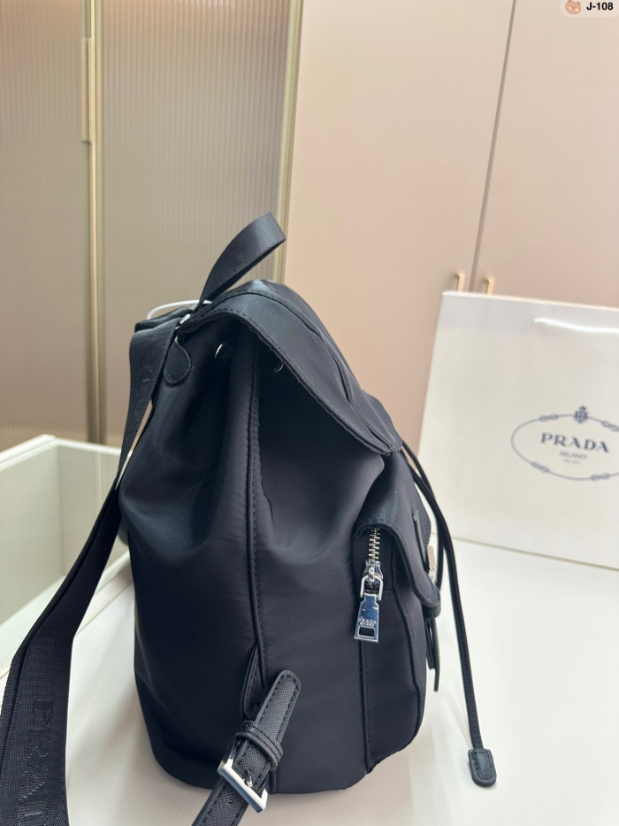 Nylon bag ,4A ,size 29x15x26 cm,no box,  B75-271-272