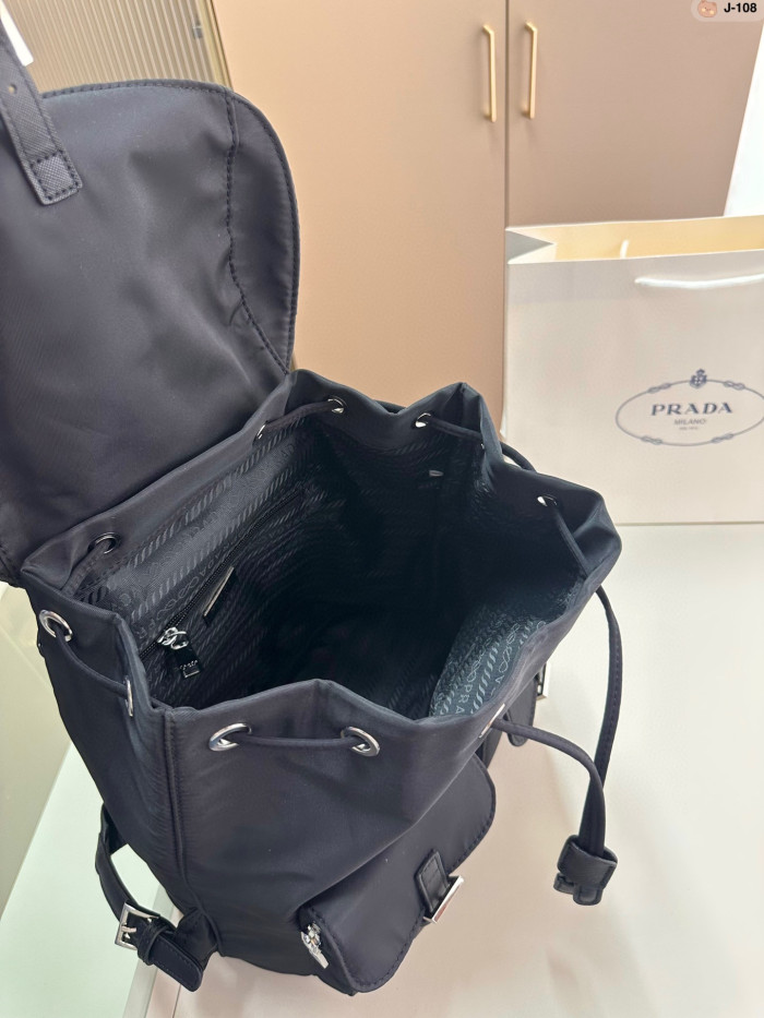 Nylon bag ,4A ,size 29x15x26 cm,no box,  B75-271-272