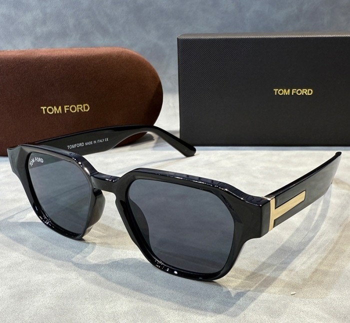 Blue light blocking sunglasses with the box and case ,G25-1723-1729