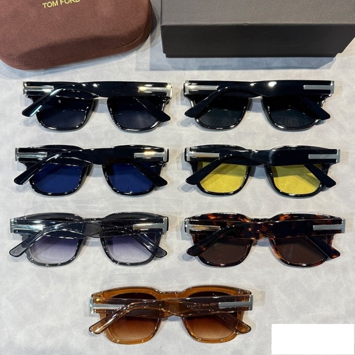 Blue light blocking sunglasses with the box and case ,G25-1737-1743