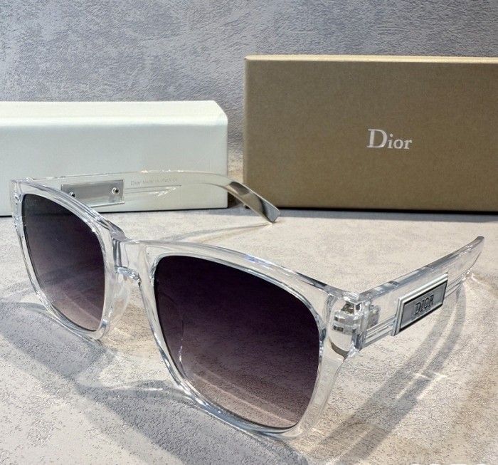 Blue light blocking sunglasses with the box and case ,G25-1744-1749