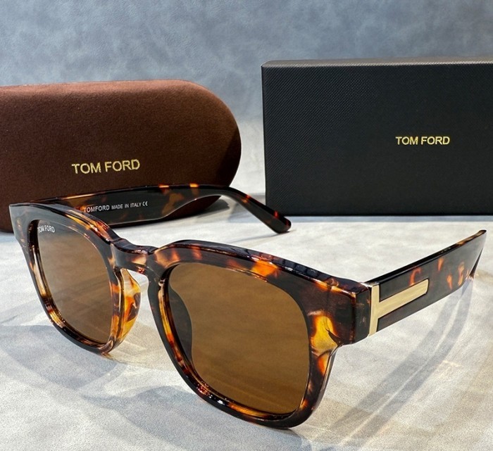 Blue light blocking sunglasses with the box and case ,G25-1737-1743