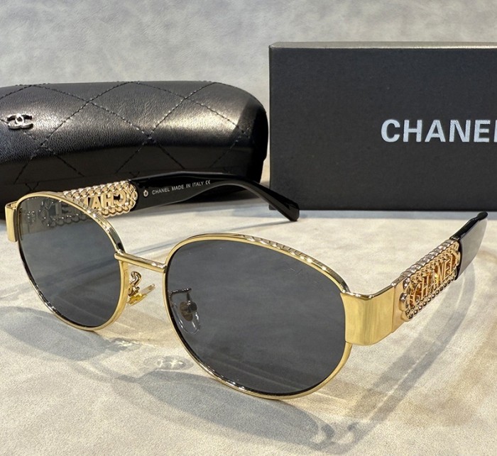Blue light blocking sunglasses with the box and case ,G25-1717-1722