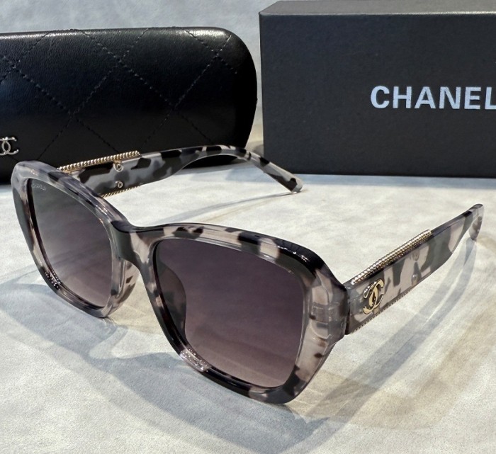 Blue light blocking sunglasses with the box and case ,G25-1781-1786