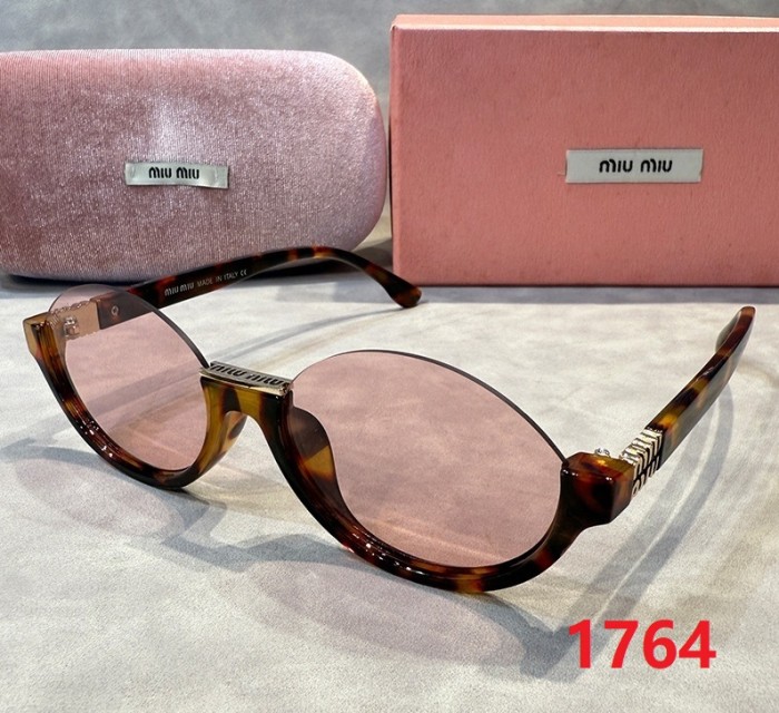 Blue light blocking sunglasses with the box and case ,G25-1760-1768