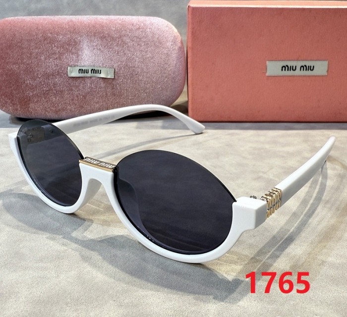 Blue light blocking sunglasses with the box and case ,G25-1760-1768