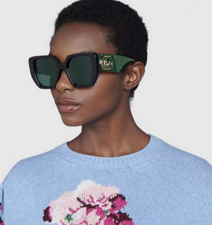 Blue light blocking sunglasses with the box and case ,G25-1755-1759