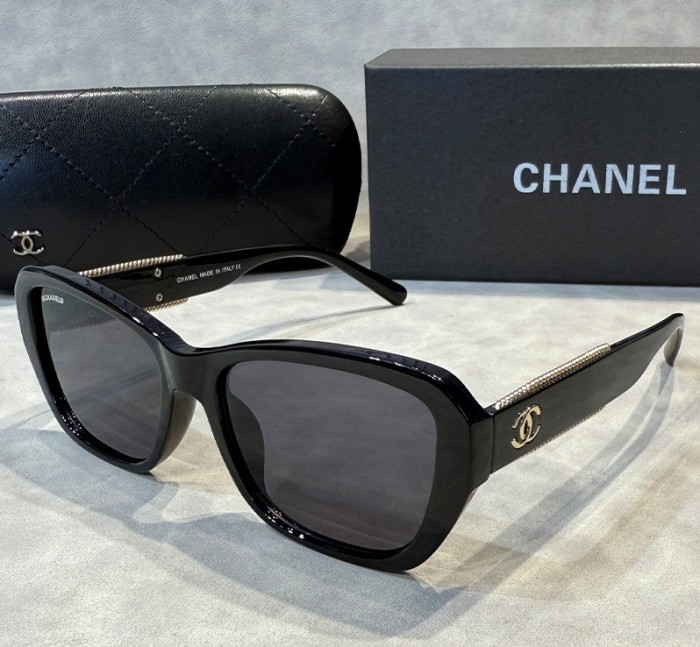 Blue light blocking sunglasses with the box and case ,G25-1781-1786