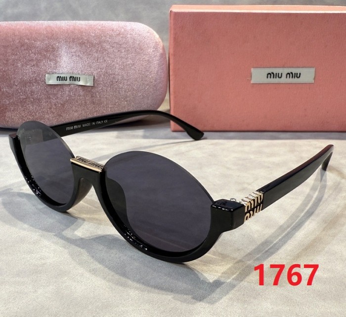 Blue light blocking sunglasses with the box and case ,G25-1760-1768