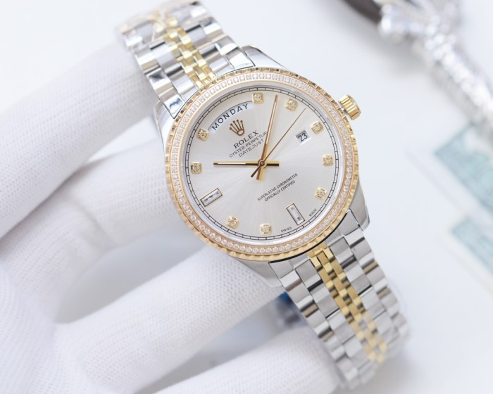 Fully automatic imported mechanical movement watch,316L stainless steel，Mineral scratch-resistant mirror glass，with box, size 42mm，WT220-11-20