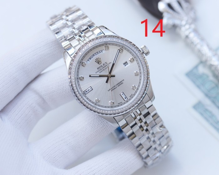 Fully automatic imported mechanical movement watch,316L stainless steel，Mineral scratch-resistant mirror glass，with box, size 42mm，WT220-11-20