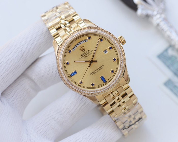 Fully automatic imported mechanical movement watch,316L stainless steel，Mineral scratch-resistant mirror glass，with box, size 42mm，WT220-11-20