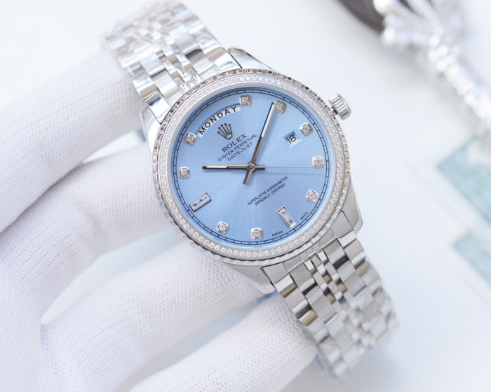 Fully automatic imported mechanical movement watch,316L stainless steel，Mineral scratch-resistant mirror glass，with box, size 42mm，WT220-11-20