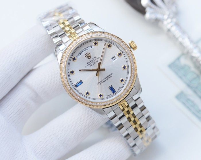 Fully automatic imported mechanical movement watch,316L stainless steel，Mineral scratch-resistant mirror glass，with box, size 42mm，WT220-11-20