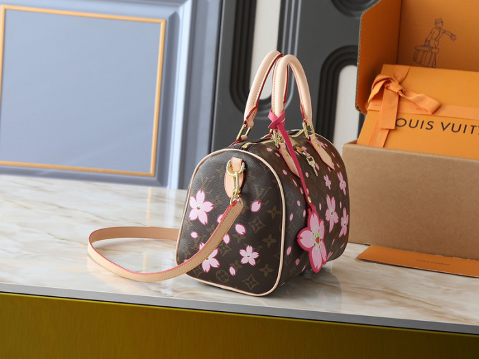Split leather bag ,4A ,size 25x19x15cm,no box,  B80-144