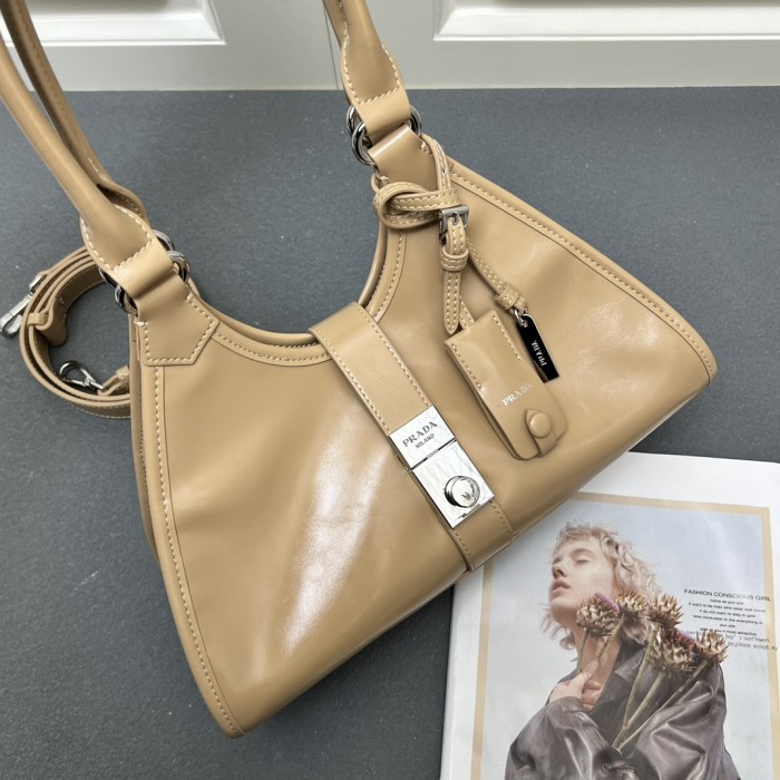 Leather bag ,5A ,size 32x22x13cm,no box,  B110-291