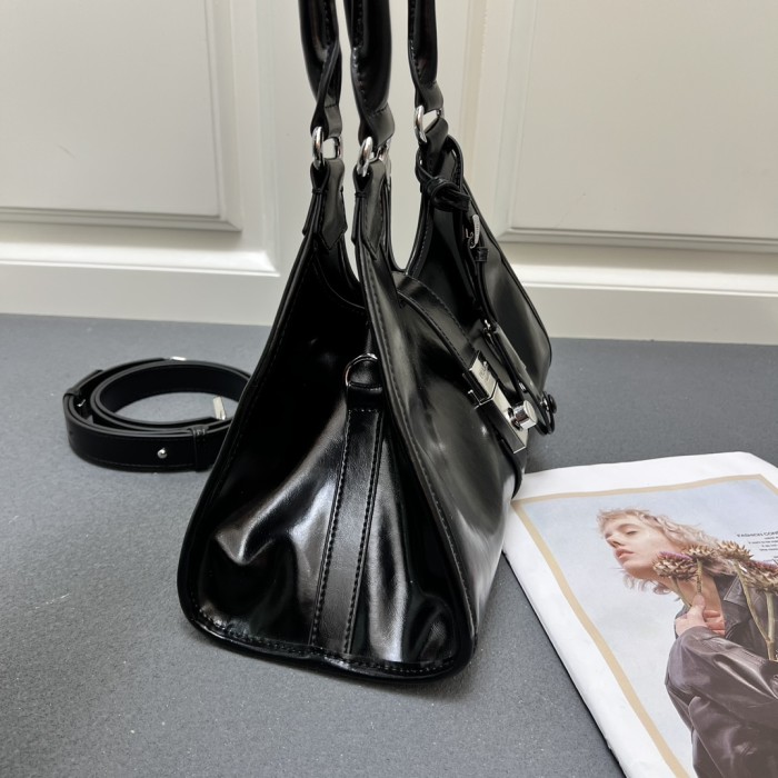 Leather bag ,5A ,size 32x22x13cm,no box,  B110-290