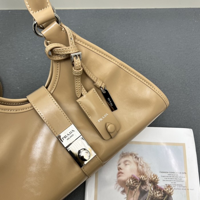 Leather bag ,5A ,size 32x22x13cm,no box,  B110-291