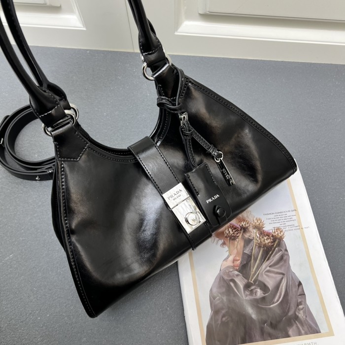 Leather bag ,5A ,size 32x22x13cm,no box,  B110-290