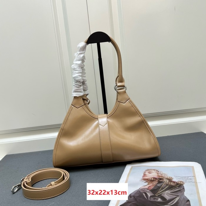 Leather bag ,5A ,size 32x22x13cm,no box,  B110-291