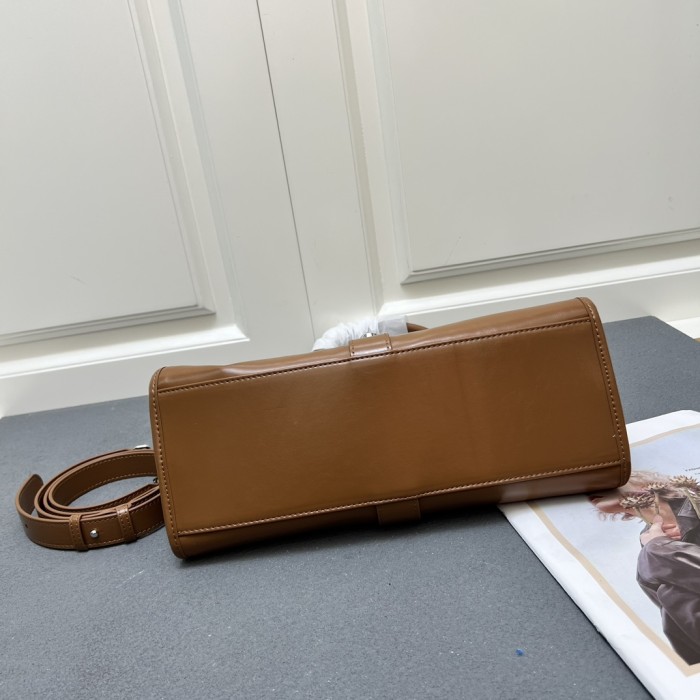 Leather bag ,5A ,size 32x22x13cm,no box,  B110-296