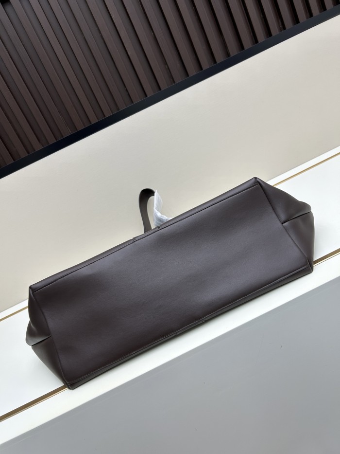 Leather bag ,5A ,size 37x32x7cm,no box,  B110-324