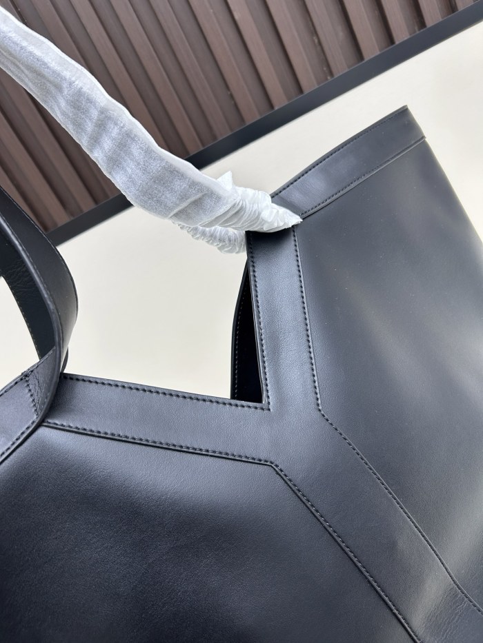 Leather bag ,5A ,size 37x32x7cm,no box,  B110-323