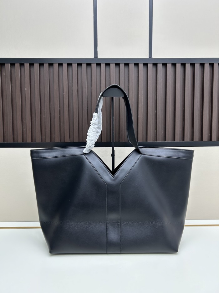 Leather bag ,5A ,size 37x32x7cm,no box,  B110-323