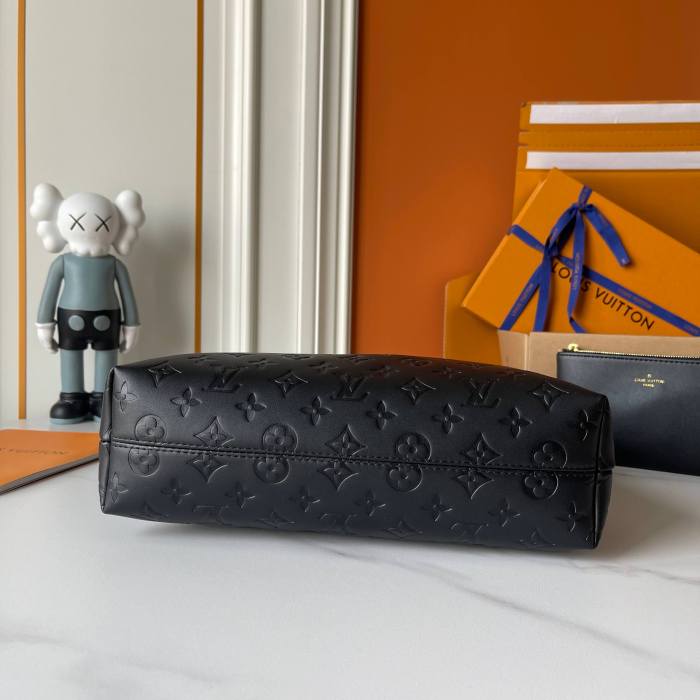 Leather bag ,5A ,size 38x33x10cm,no box,  B110-311