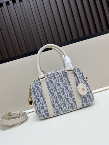 Canvas leather bag ,5A ,size 25x16x9.5cm,no box,  B110-335